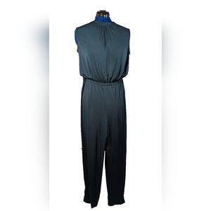 Jumpsuit green Sleeveless keyhole ✨